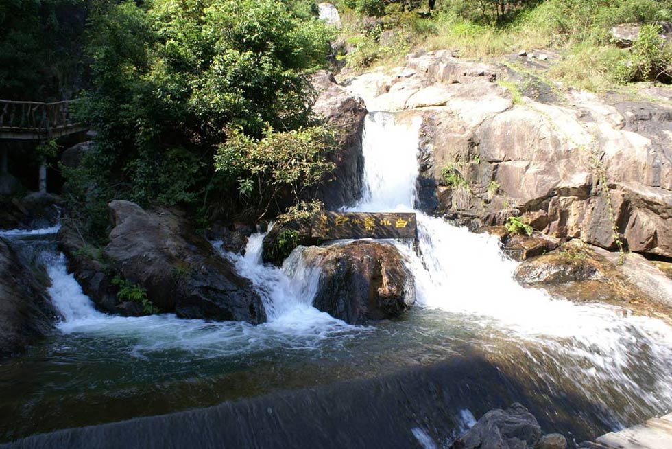 置身大自然，，，，，，，享受生涯兴趣，，，，，，，朋侪情深谊重