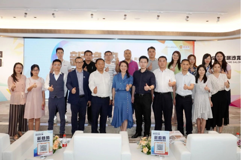 全铝家居突围，，，，，，看看大V们怎么说？？？？？